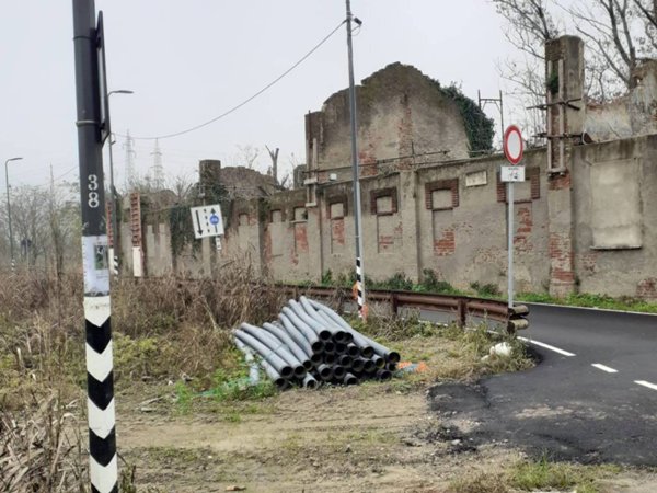 casa indipendente in vendita a Milano in zona Rogoredo