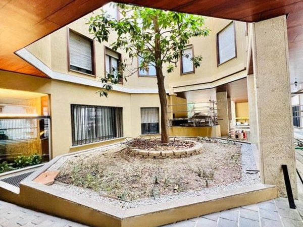 appartamento in vendita a Milano in zona Guastalla