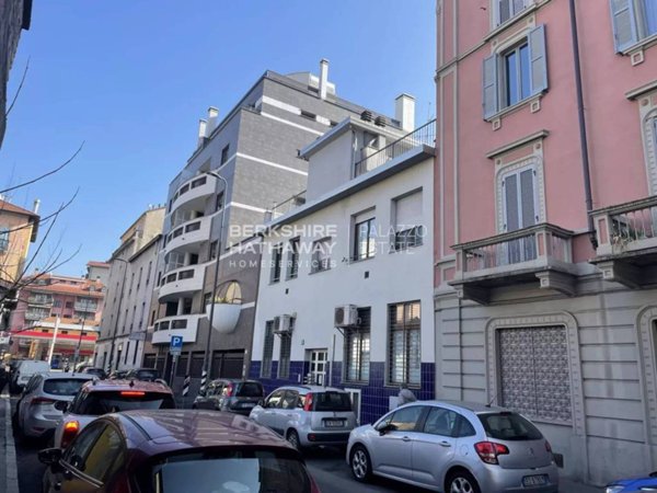 intera palazzina in vendita a Milano in zona Affori