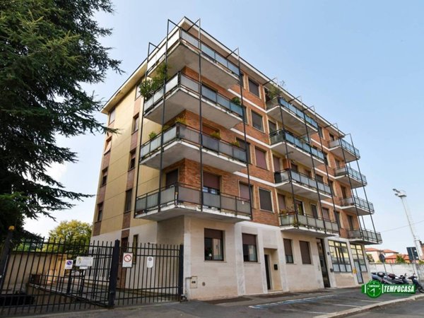appartamento in vendita a Milano in zona Chiesa Rossa