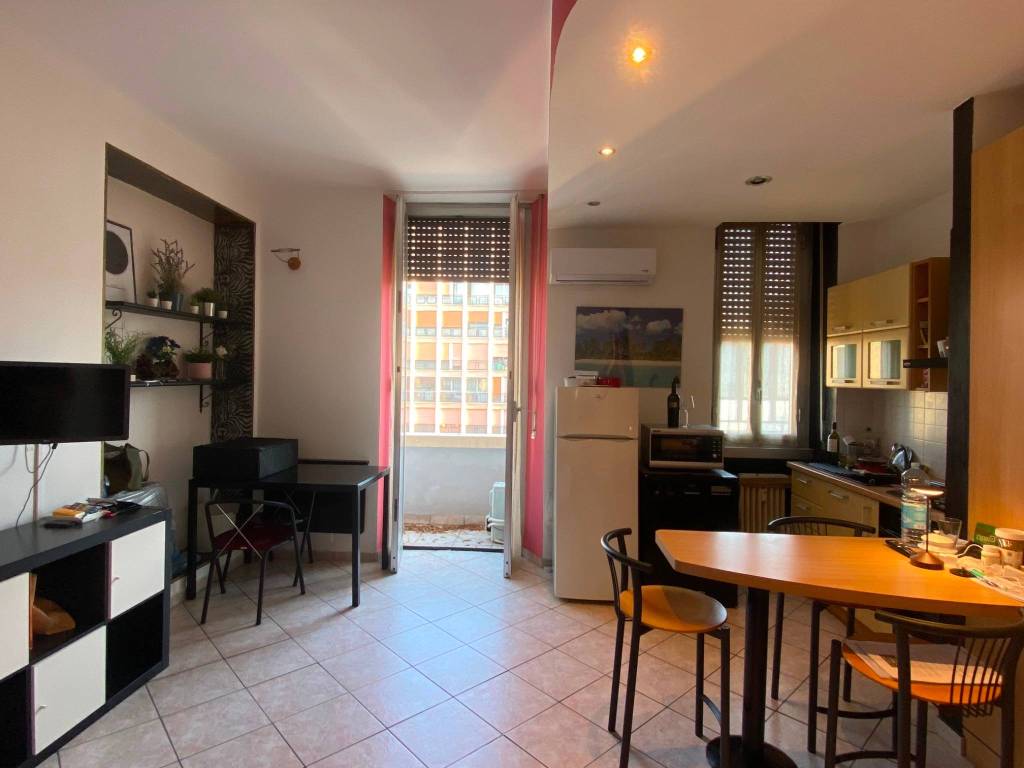 appartamento in vendita a Milano in zona Barona