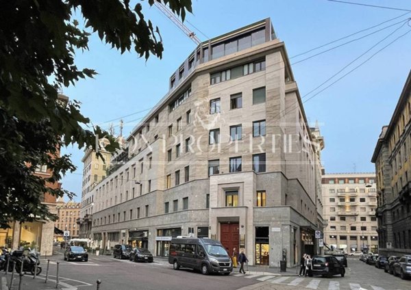 negozio in vendita a Milano in zona Cadorna