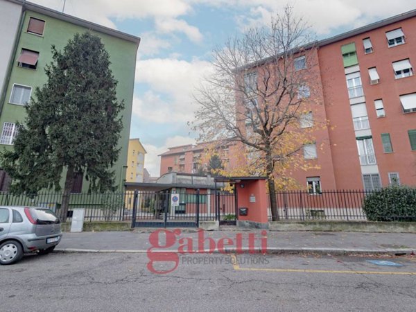 appartamento in vendita a Milano in zona Forze Armate