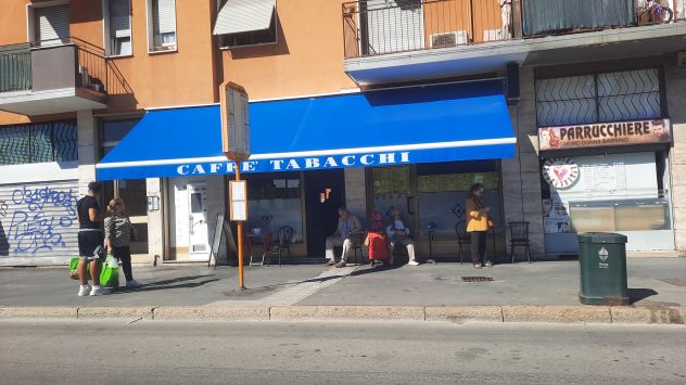 negozio in vendita a Milano in zona Lorenteggio