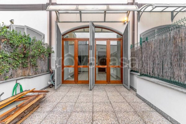 appartamento in vendita a Milano in zona Corvetto
