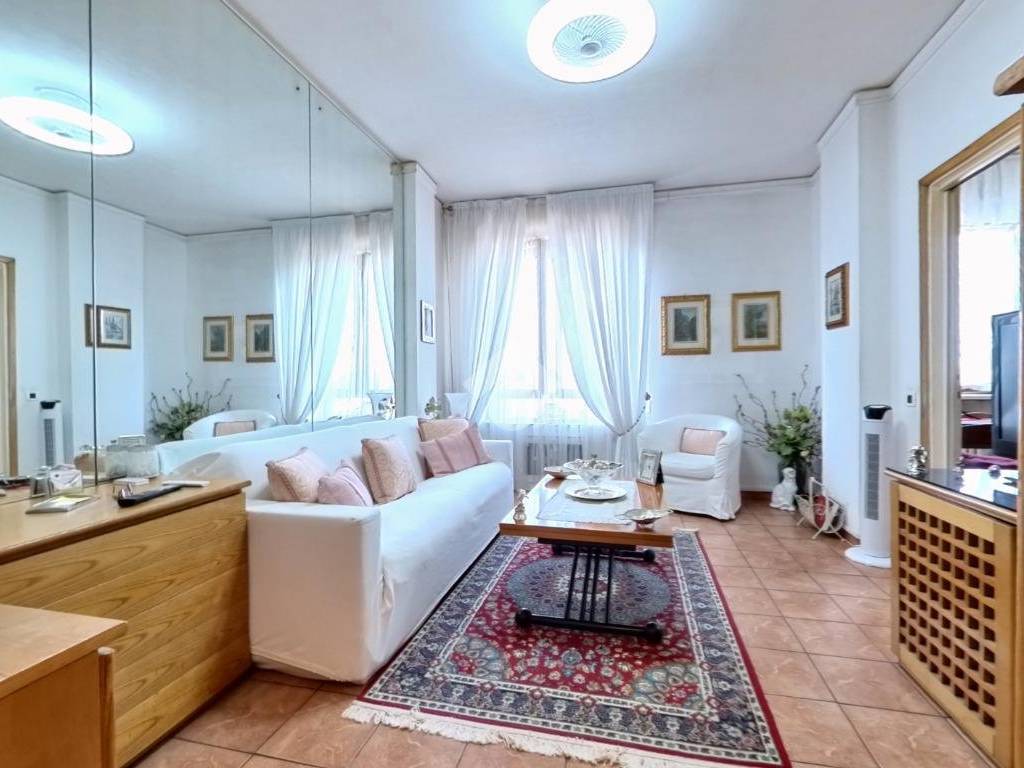 appartamento in vendita a Milano in zona Porta Vittoria