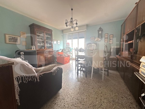 appartamento in vendita a Milano in zona Famagosta