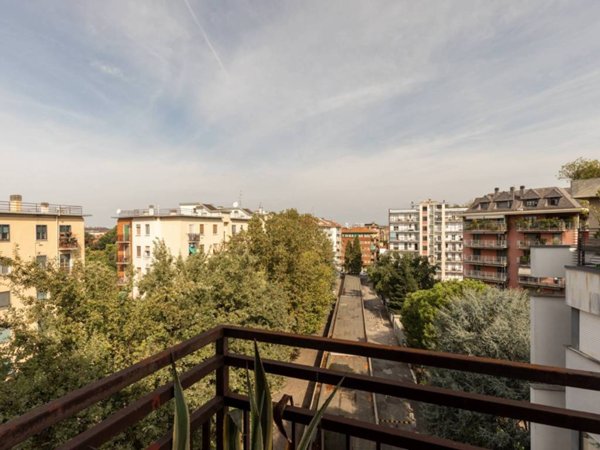 appartamento in vendita a Milano in zona Dergano