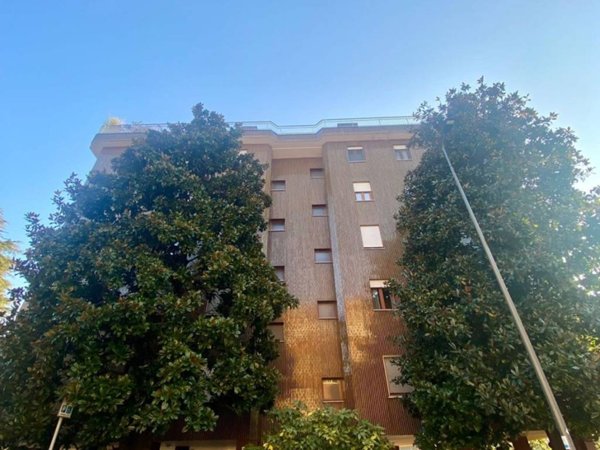 appartamento in vendita a Milano in zona Barona