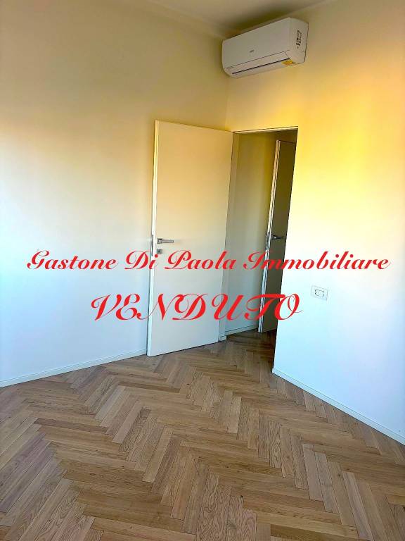 appartamento in vendita a Milano in zona Sant'Ambrogio