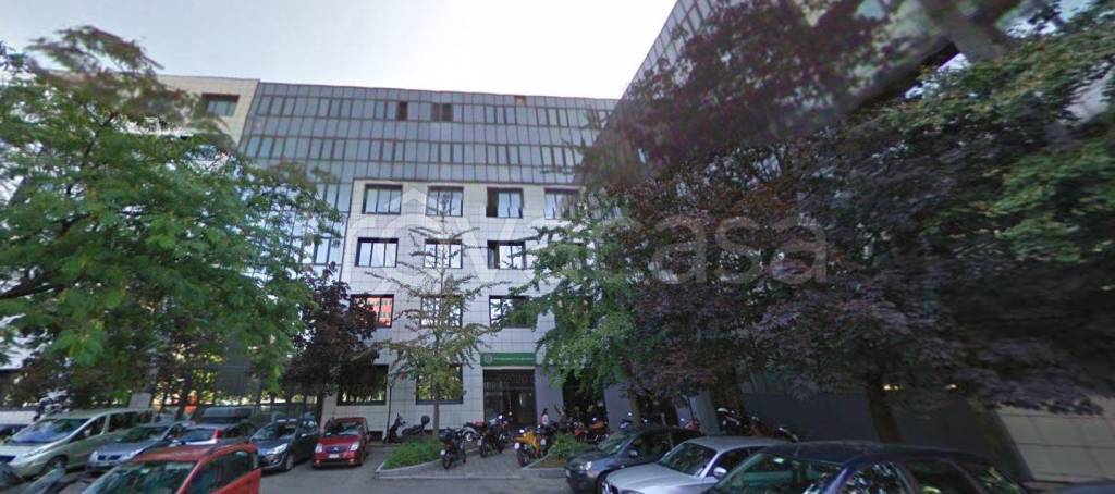 ufficio in vendita a Milano in zona Bovisa