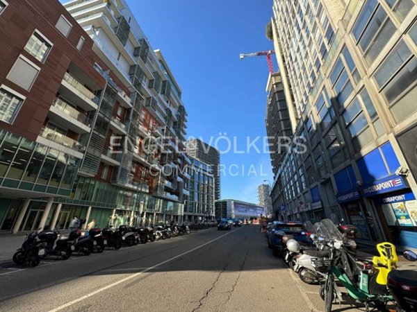 intera palazzina in vendita a Milano in zona Porta Nuova