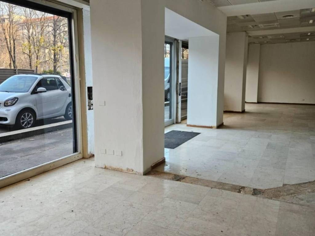 negozio in vendita a Milano in zona Porta Venezia