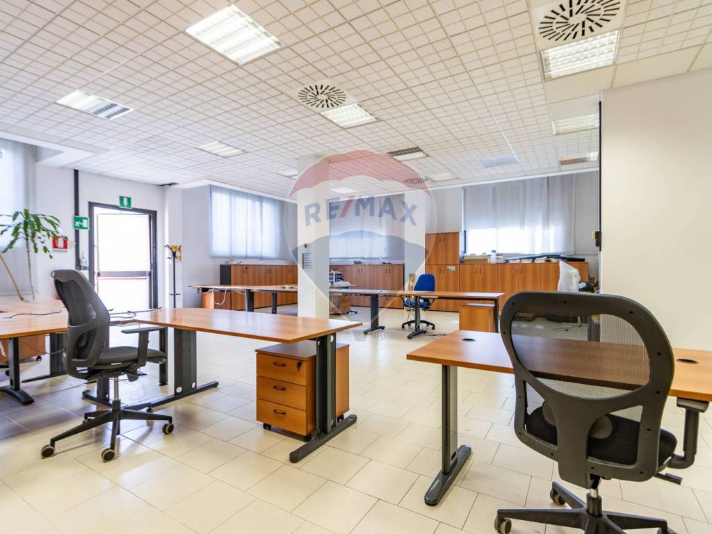 ufficio in vendita a Milano in zona Crescenzago
