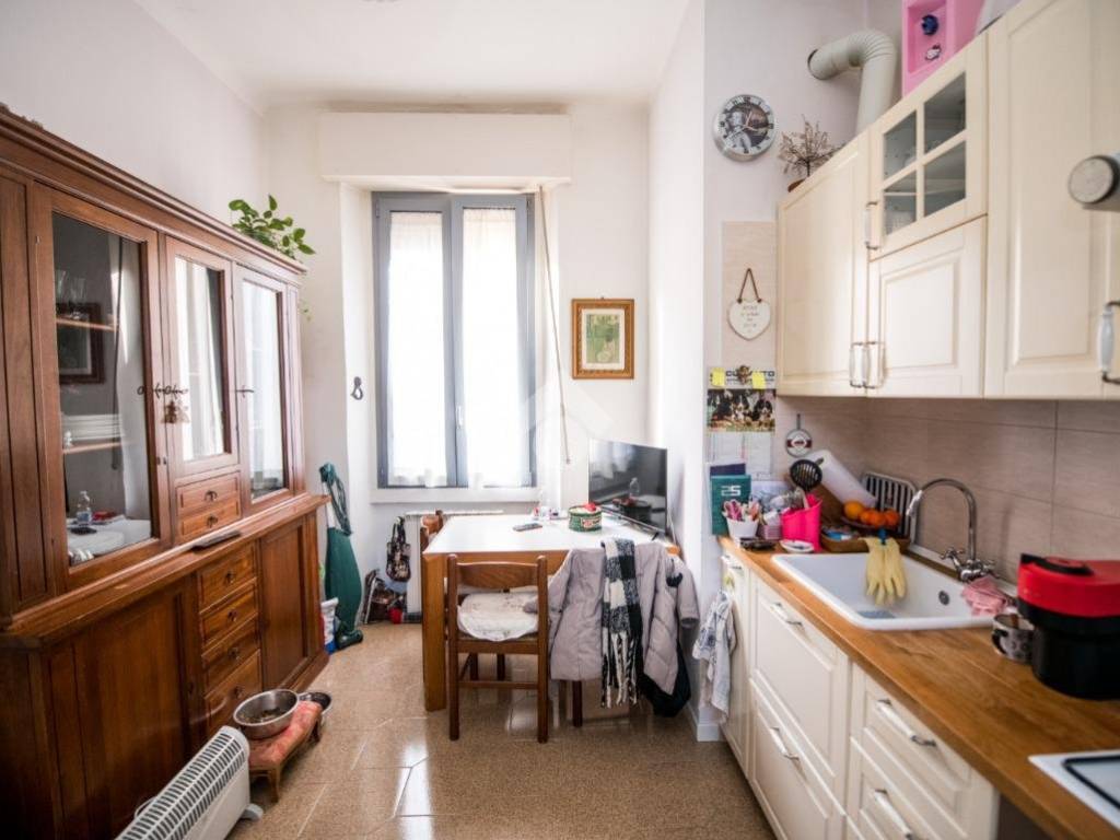 appartamento in vendita a Milano in zona Baggio