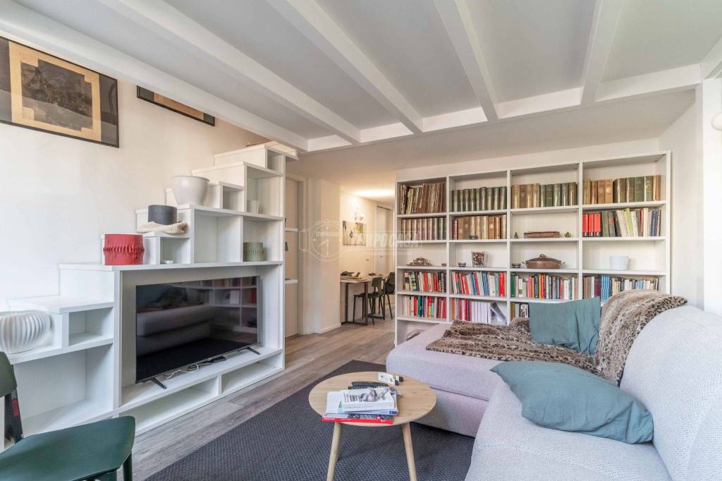 appartamento in vendita a Milano in zona Morivione