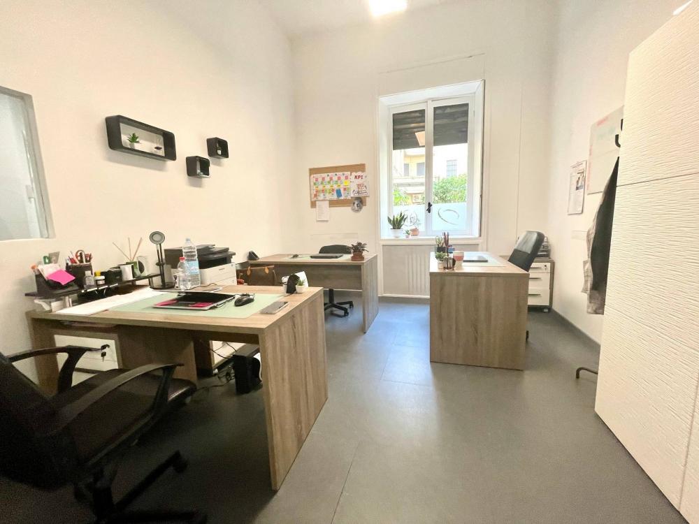 ufficio in vendita a Milano in zona Sempione