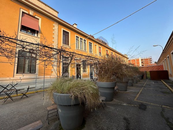 ufficio in vendita a Milano in zona Crescenzago