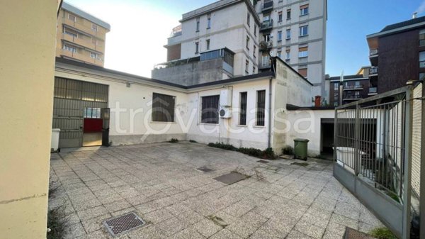 appartamento in vendita a Milano in zona Segnano