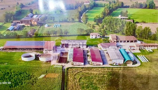 casa indipendente in vendita a Milano in zona Corvetto