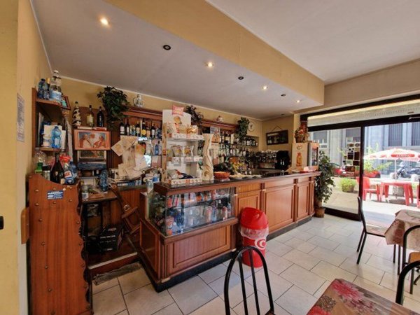 locale commerciale in vendita a Milano