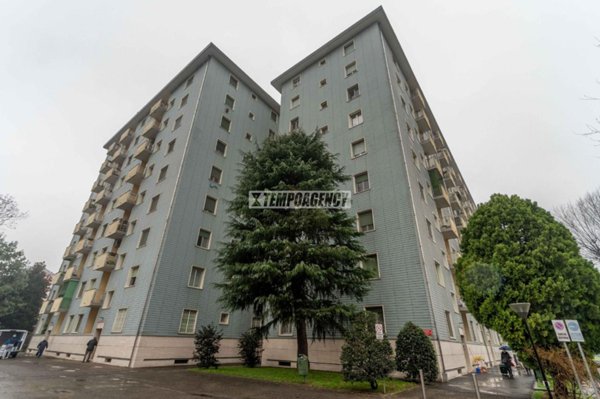 appartamento in vendita a Milano in zona Restocco Maroni