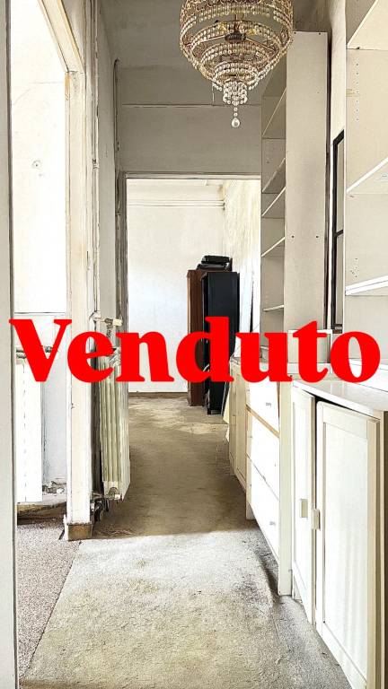 appartamento in vendita a Milano in zona Famagosta