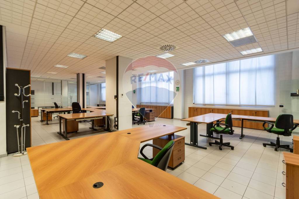 ufficio in vendita a Milano in zona Crescenzago