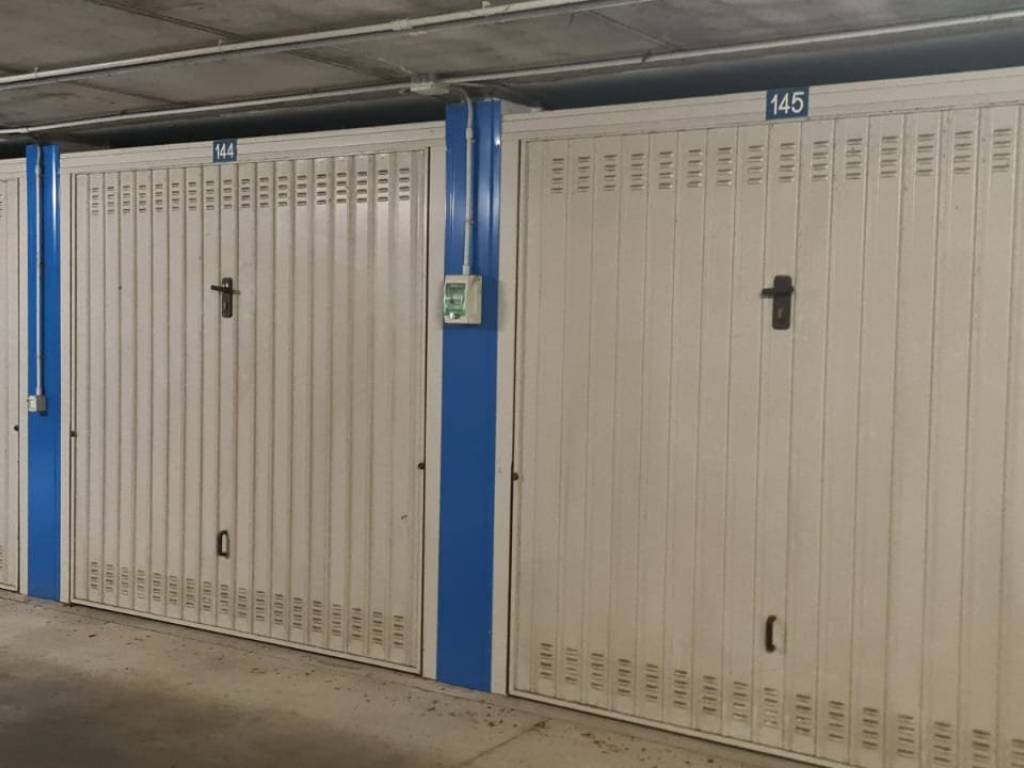 casale in vendita a Milano in zona Barona
