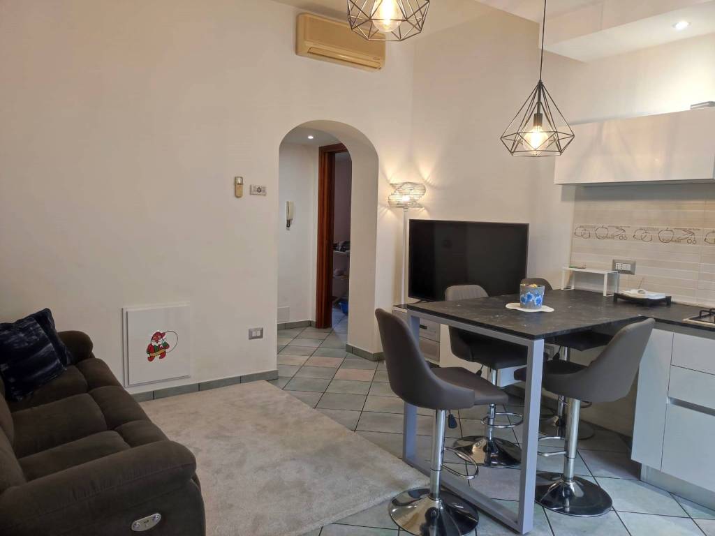 appartamento in vendita a Milano in zona Baggio