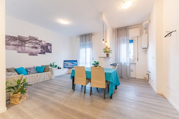 appartamento in vendita a Milano in zona Lorenteggio