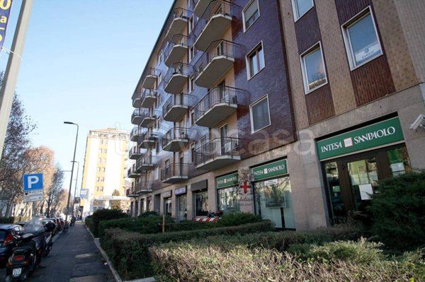 trivano in vendita a Milano in zona Famagosta