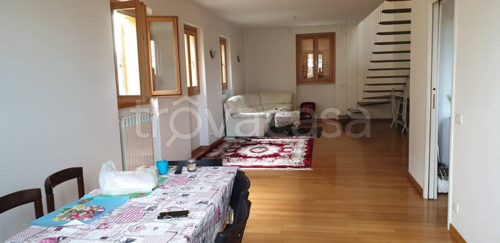appartamento in vendita a Milano in zona Adriano
