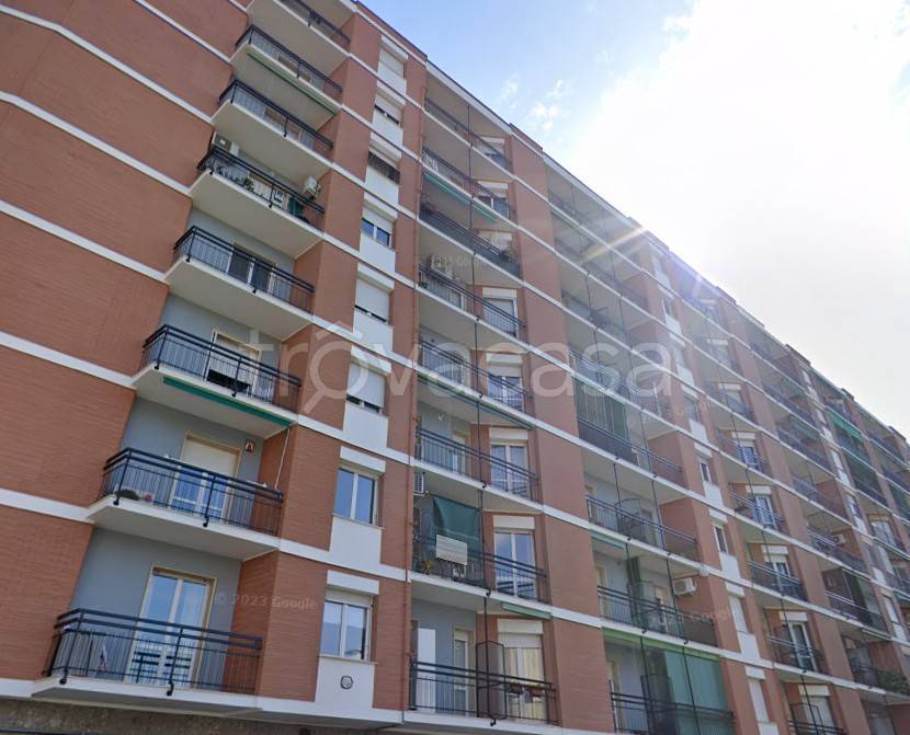 appartamento in vendita a Milano in zona Famagosta