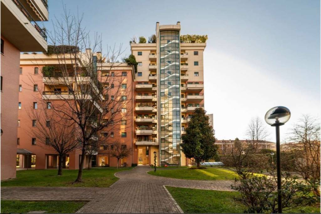 appartamento in vendita a Milano in zona Barona