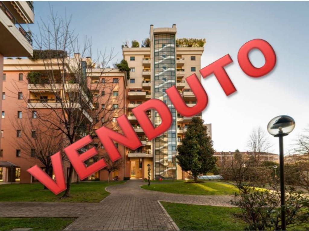 appartamento in vendita a Milano in zona Famagosta