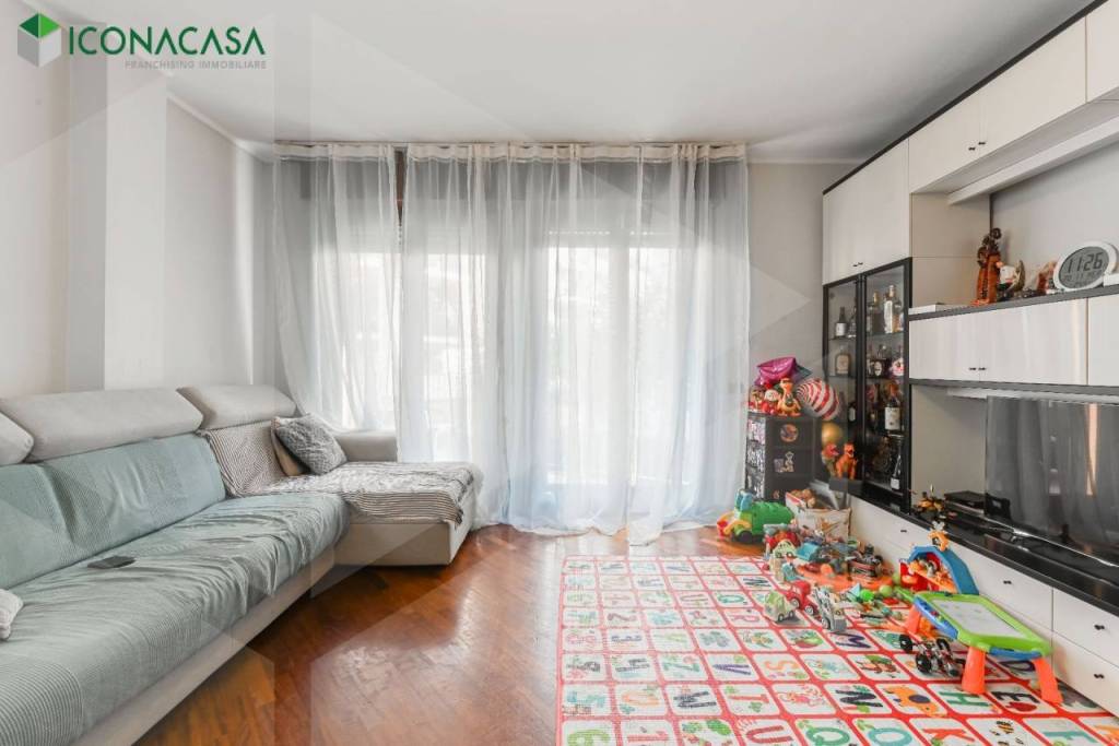appartamento in vendita a Milano in zona XXII Marzo