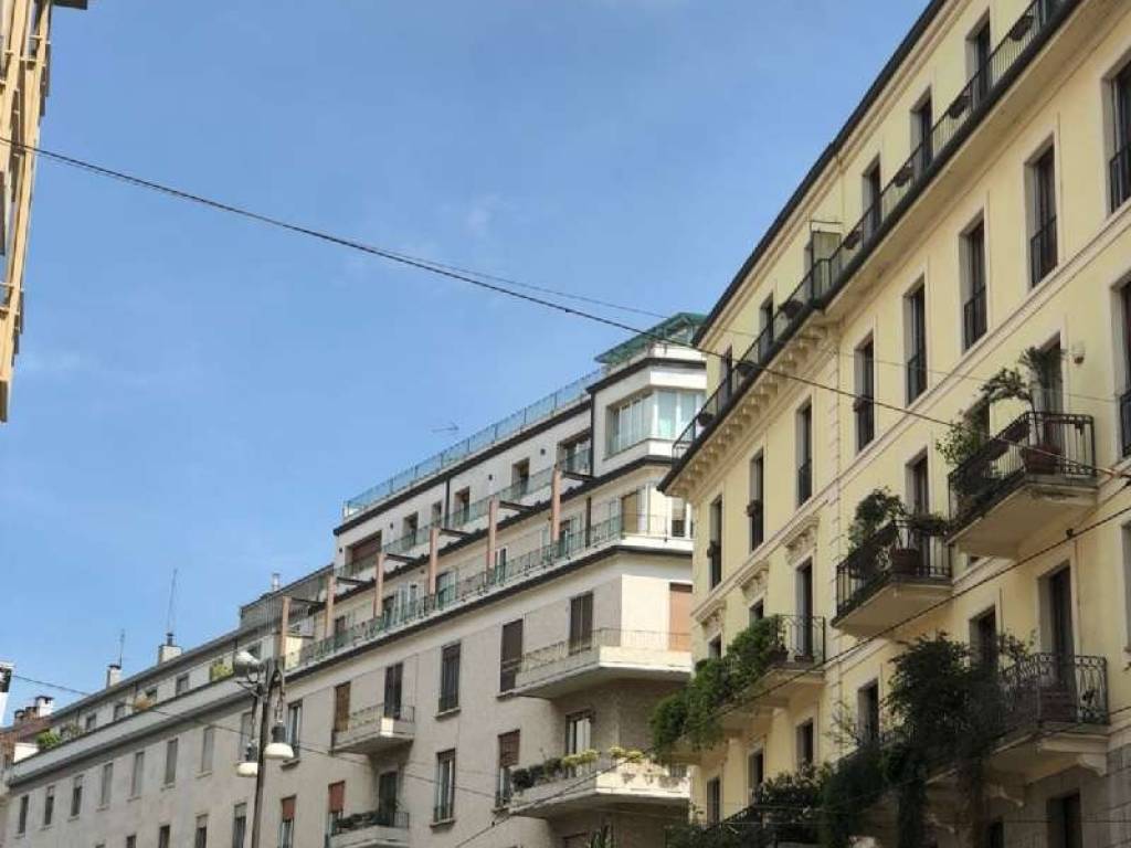 appartamento in vendita a Milano in zona Sant'Ambrogio