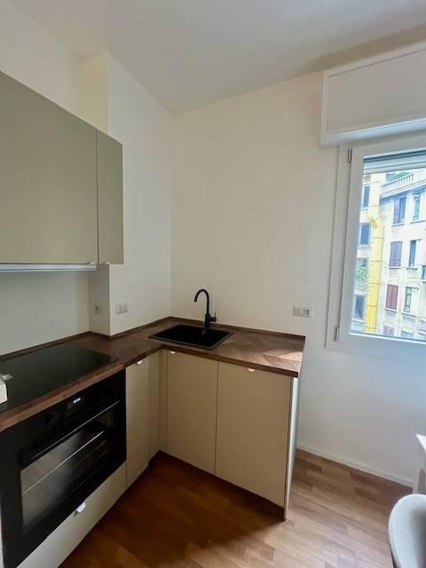 appartamento in vendita a Milano in zona Piazzale Lodi