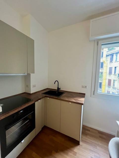 appartamento in vendita a Milano in zona Piazzale Lodi