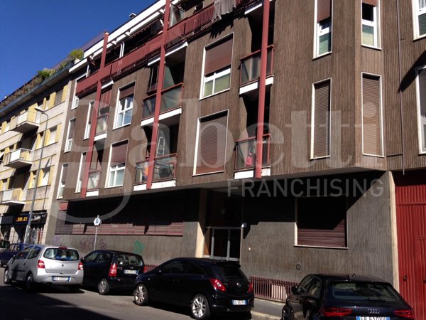appartamento in vendita a Milano in zona Famagosta