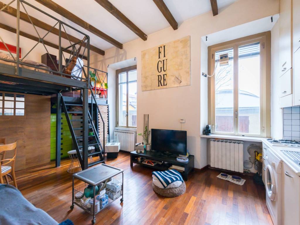 appartamento in vendita a Milano in zona Morivione