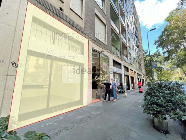 negozio in vendita a Milano in zona Sempione