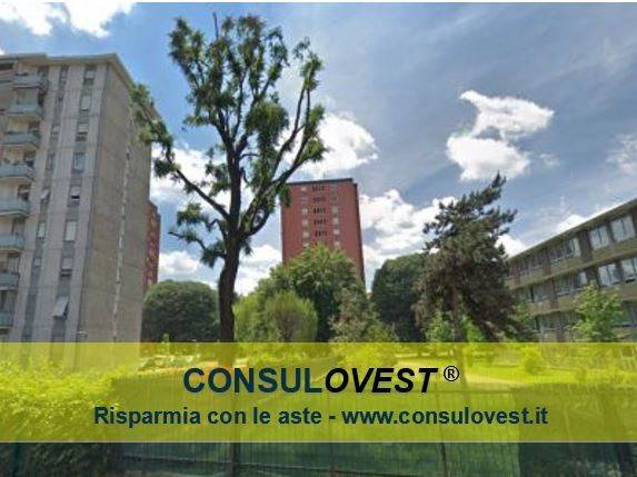 appartamento in vendita a Milano in zona Gallaratese