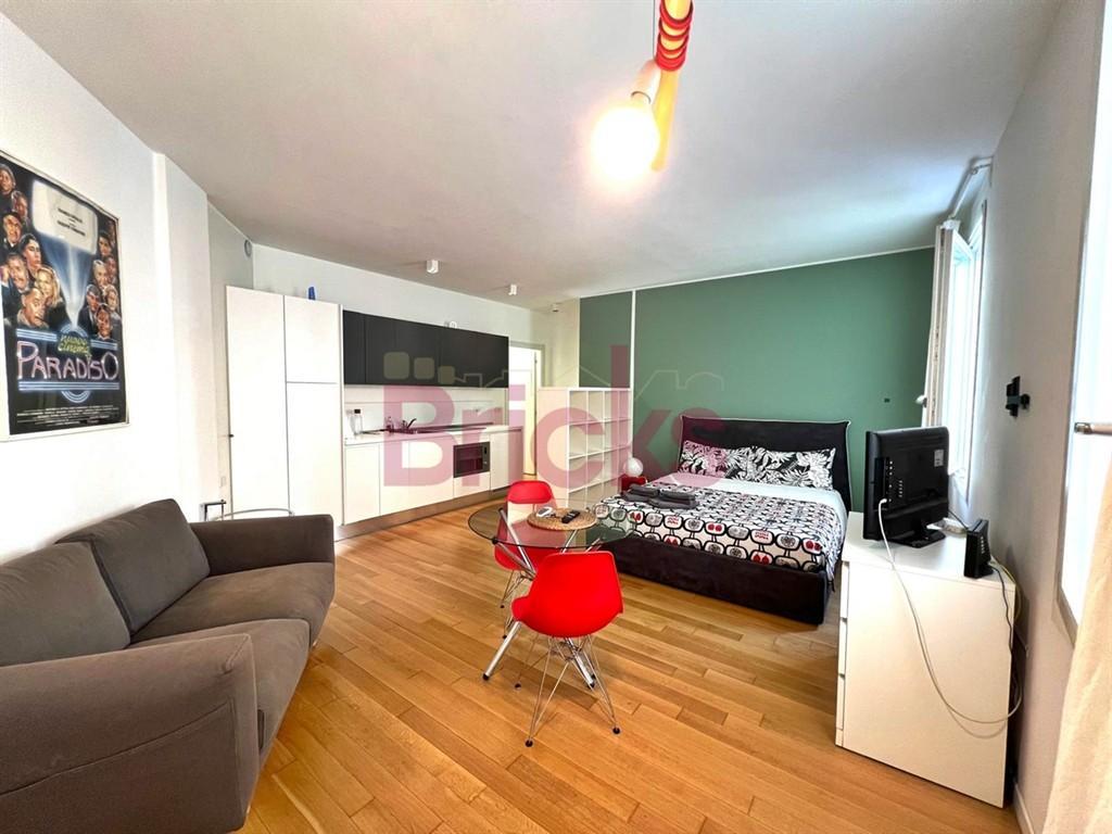 appartamento in vendita a Milano in zona Porta Genova