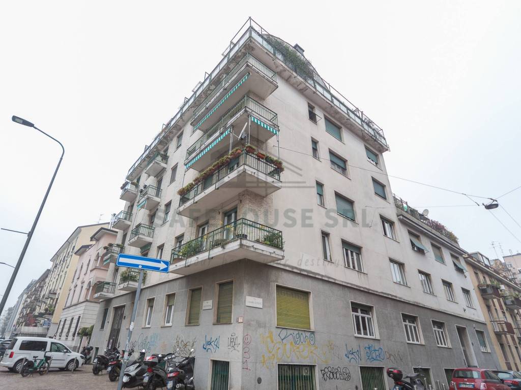 appartamento in vendita a Milano in zona Famagosta
