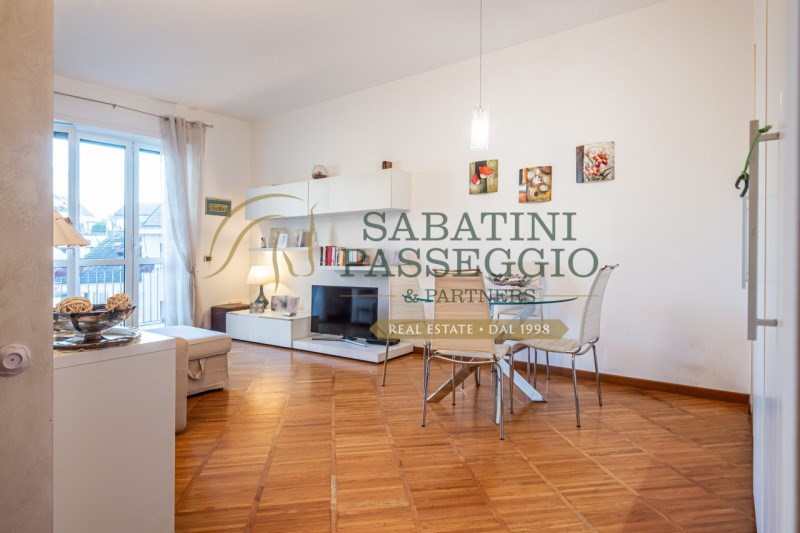 appartamento in vendita a Milano in zona Porta Nuova