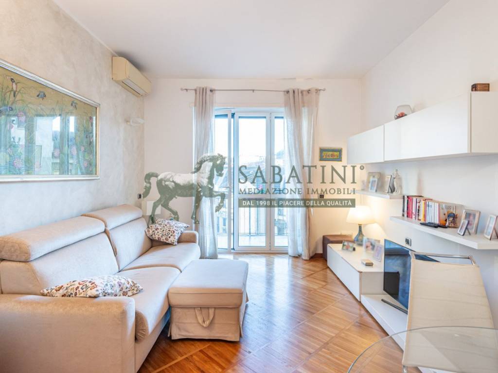 appartamento in vendita a Milano in zona Porta Nuova