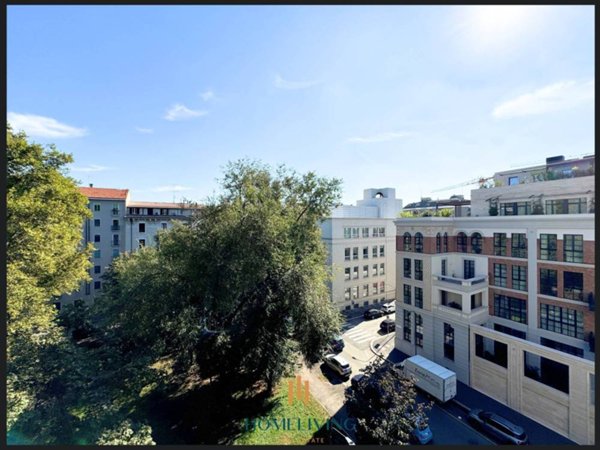 appartamento in vendita a Milano in zona Cadorna
