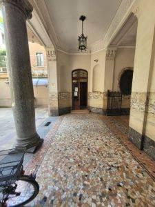 appartamento in vendita a Milano in zona Sant'Ambrogio